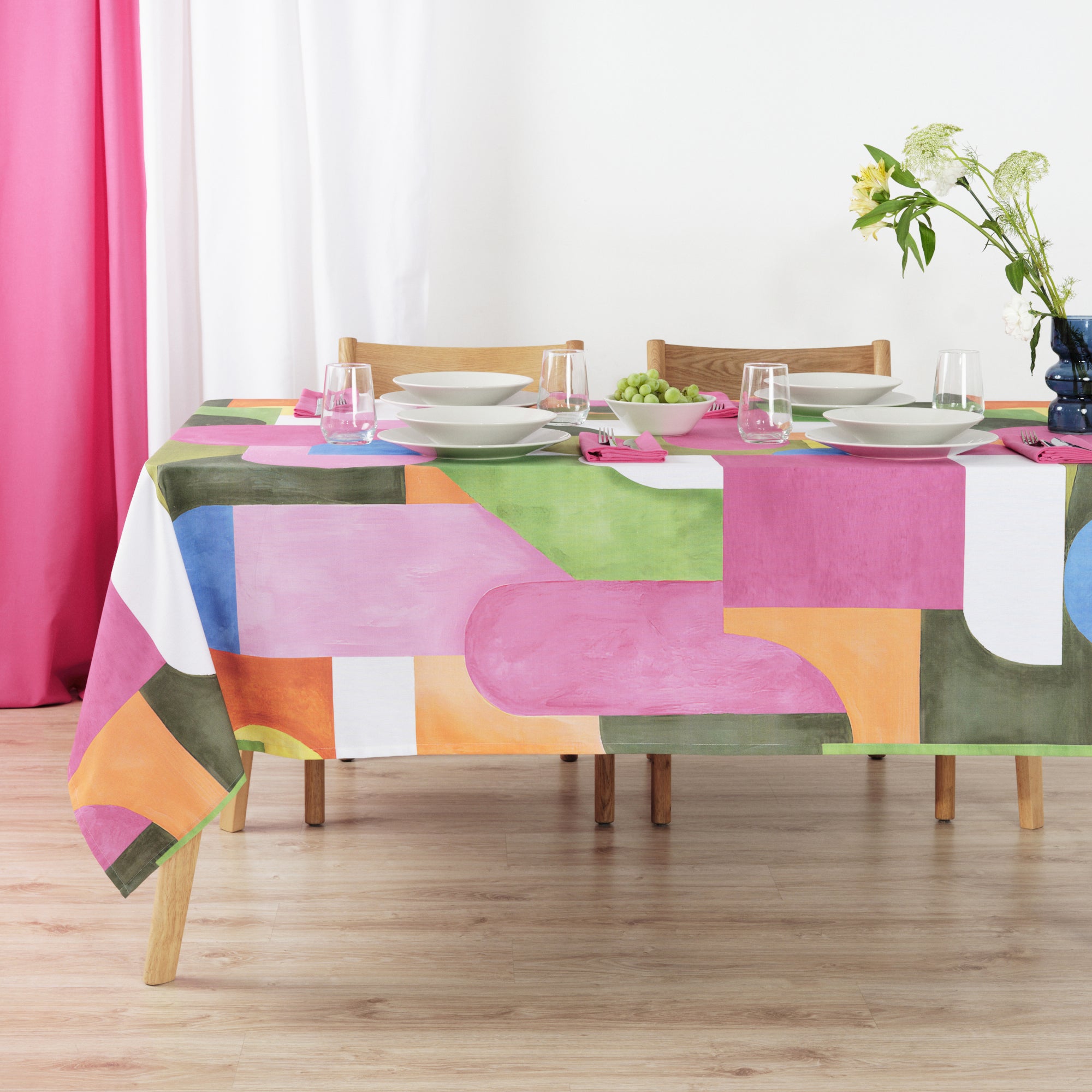 Dundee 100% cotton stain-resistant resin tablecloth
